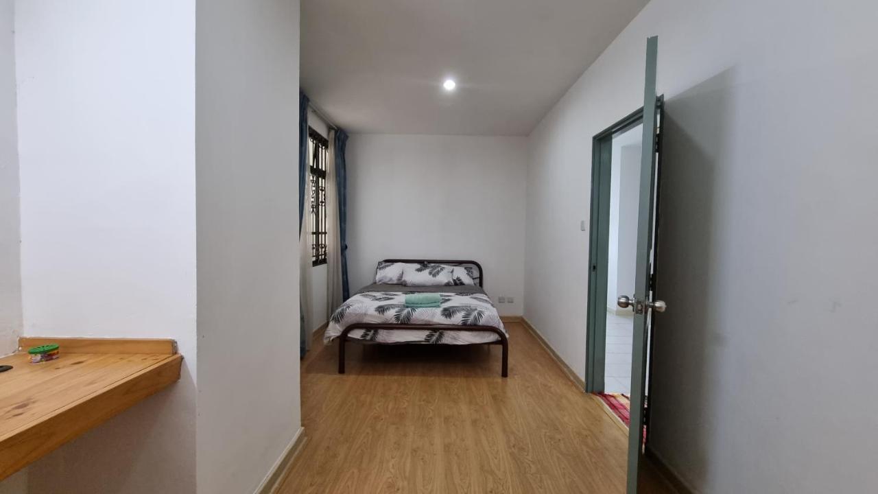 Kenyalang Emerald Riverine Homestay Kuching Bagian luar foto