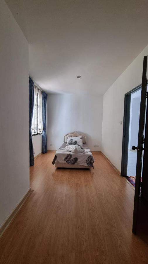Kenyalang Emerald Riverine Homestay Kuching Bagian luar foto
